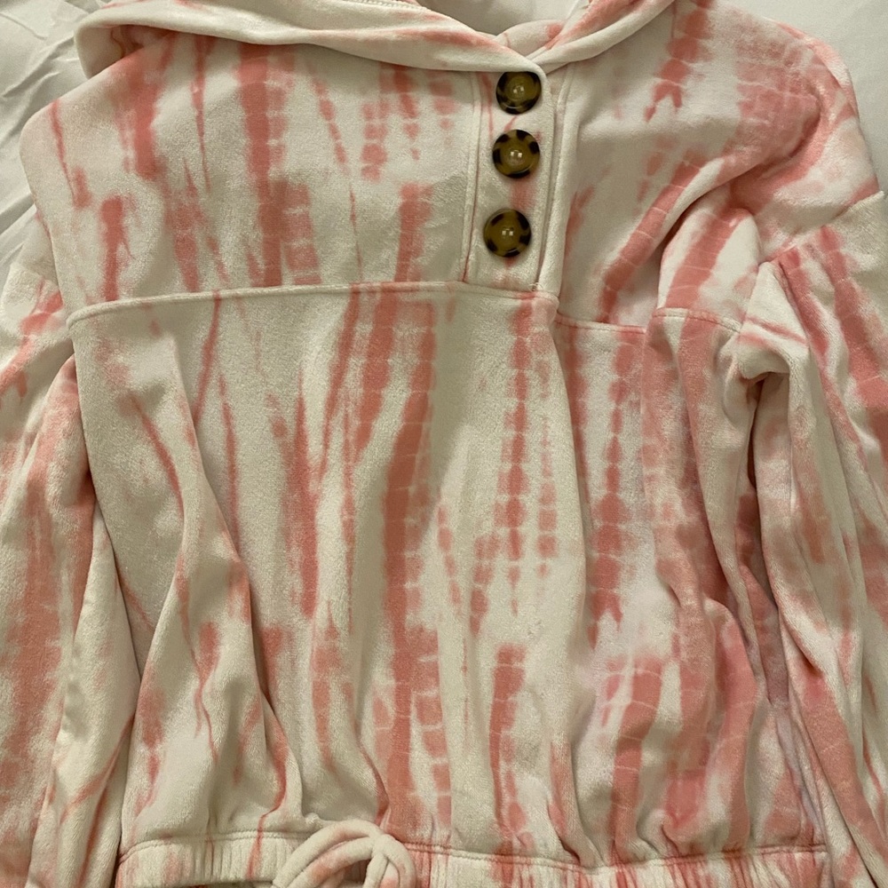 Selling sweater from Ross size small color pink